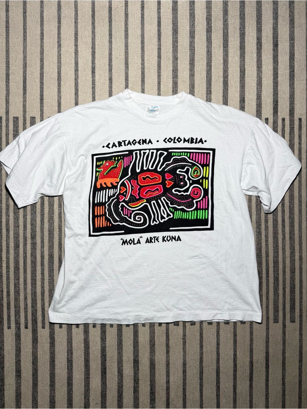Vintage Cartagena Colombia Mola Arte Kuna Graphic Tee - Single Stitch